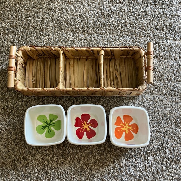 HOME Target White Ceramic dipping dishes With Basket and handles - Picture 5 of 7